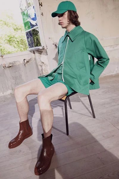 Look 12